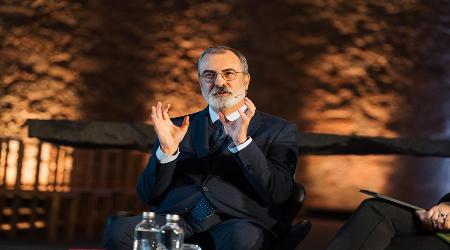 Tradução da Bíblia fez de Frederico Lourenço novamente católico praticante Paróquia de Alvor